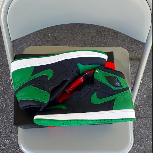 Jordan 1 pine green 2.0 - Picture 3 of 5